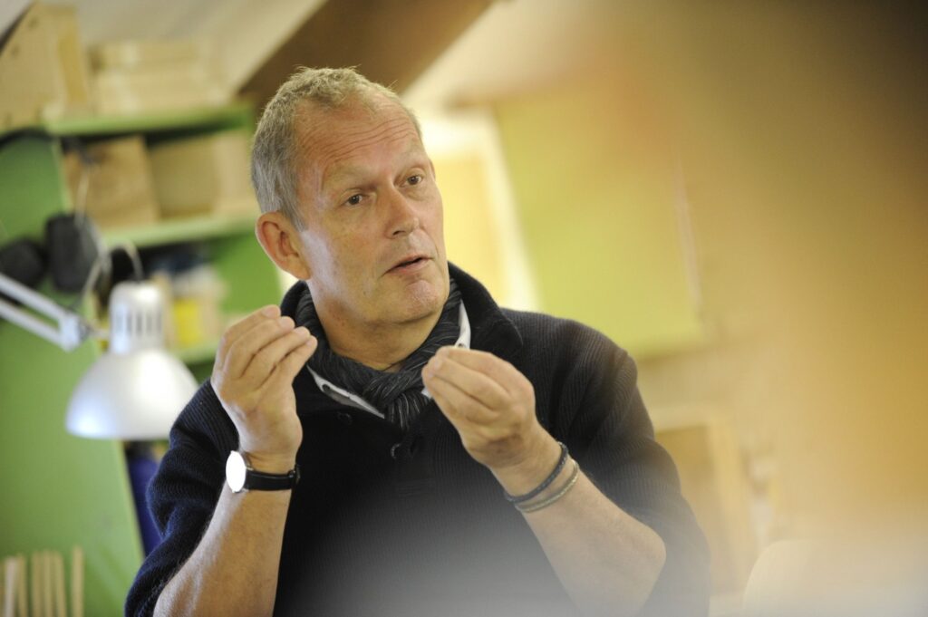 David Savage talking to students on a woodworking course at Rowden Atelier